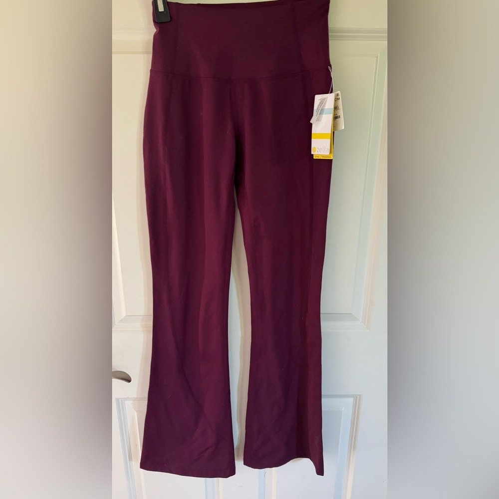 Zella live in back pocket high waist leggings